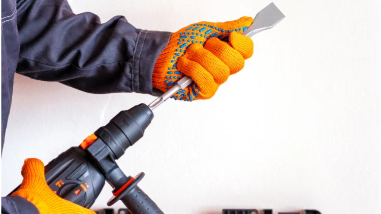 Hammer drill with chisel