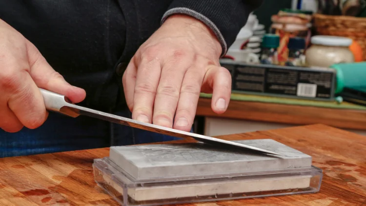 Sharpening with an Oil Stone