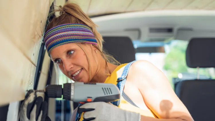 Use an electric drill to tighten the screws